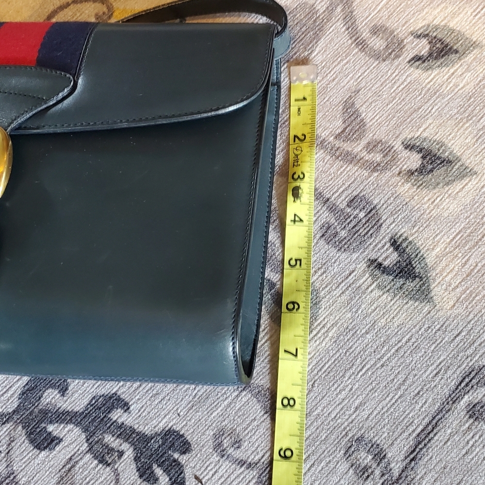 Gucci Hunter Green Rare Leather Messenger Bag with Gold-Tone Hardware⚜️💚⚜️ - Picture 5 of 15